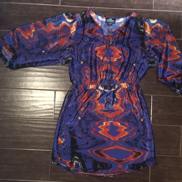 Women’s Dress - Picture 2 of 3